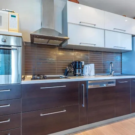 Lovely In With Kitchen Holiday home