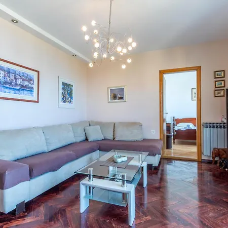 Holiday home Veliko Brdo-vrcani Bb Iii Makarska